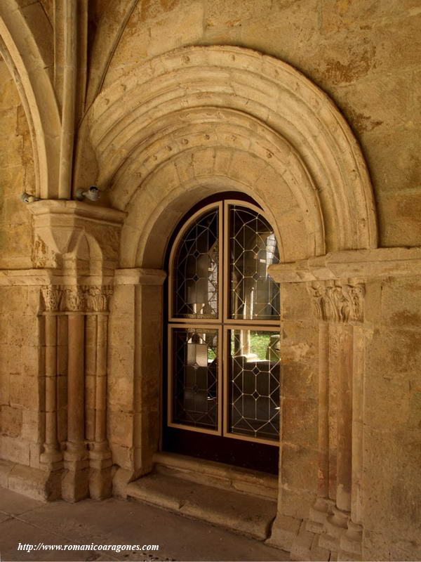 PORTADA DE COMUNICACIN ENTRE IGLESIA Y CLAUSTRO